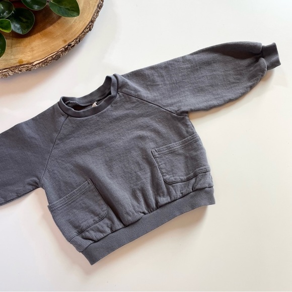 Quincy Mae Organic Charcoal Pocket Sweatshirt | 2/3 - Picture 1 of 5